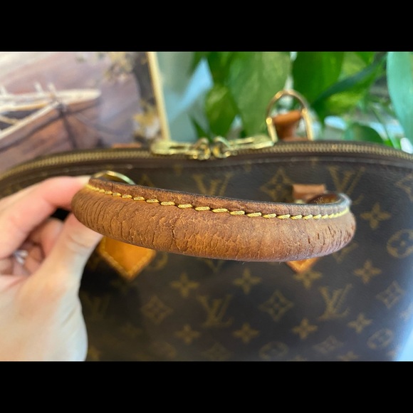 SOLD✨AUTHENTIC Louis Vuitton Alma PM✨ LV bag - Picture 8 of 14
